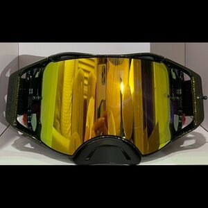Oakley Black and Gold Ski Goggles